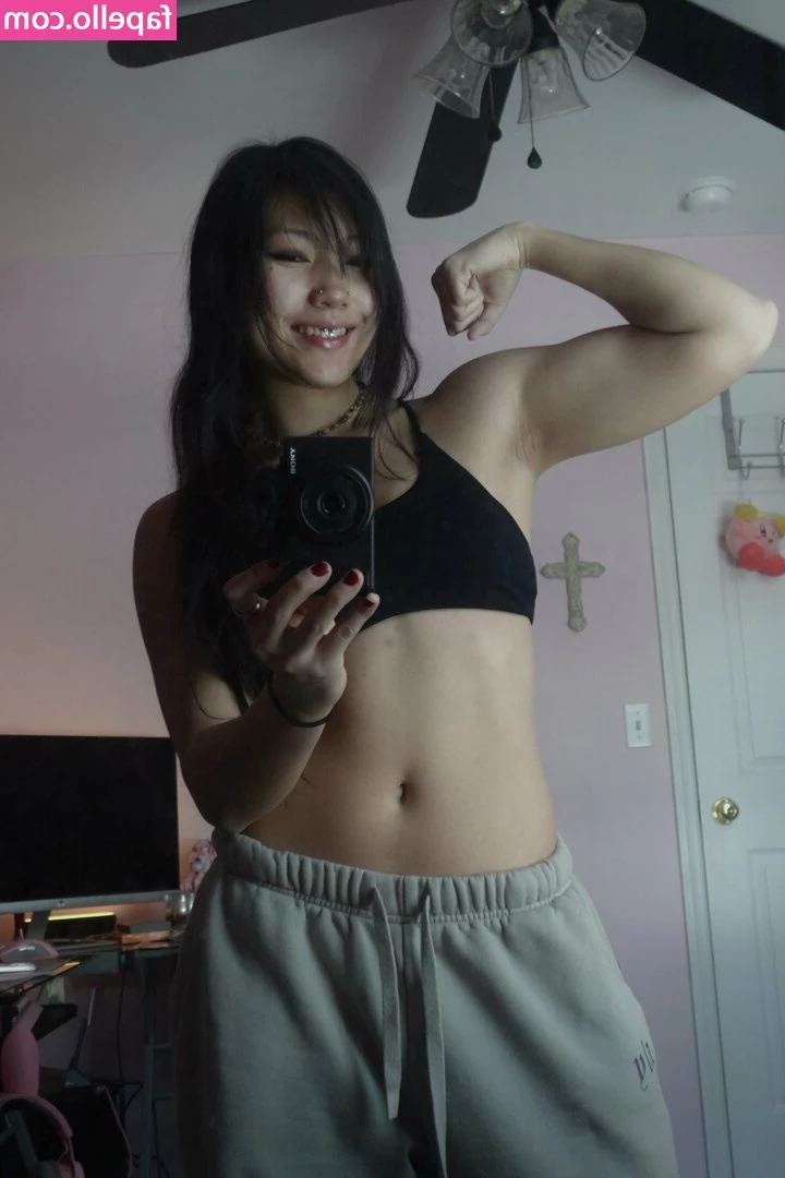 pikockk - Who wants to see what I can do with my feet    Dm me for special