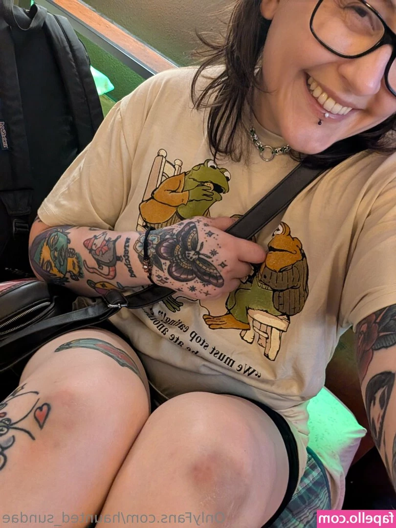 haunted_sundae [ haunted-sundae ] - I’m so horny right now daddy 👅 tip me $10 and go check your dms