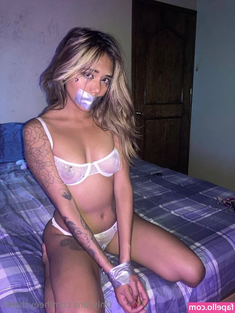 heeyshakti - Over an hour of the hottest British performers swallowing cum in our
