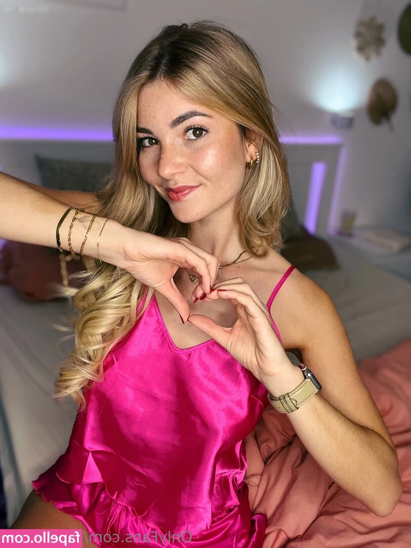 Mariella Fucila [ mariella-fucila-6 ] - Doggy Fucking  side  face  boobs  and POV  7 mins    60Bent over the