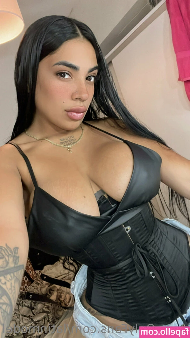 latinmodel - Let's dance like it's 1985 💃