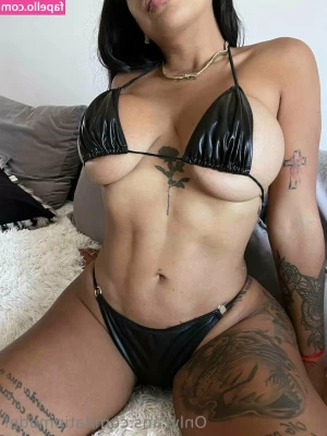 latinmodel - Whatcha looking at