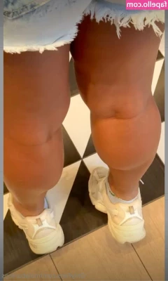 malabonlegs - I m so lonely in my bed  I want to make love and not think about