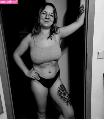 ThisIsEmmi - Spreading my butt cheeks so you can see my tight asshole  do you