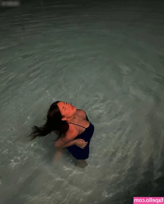 valonaash - If you guys get me to 10 000 likes on here I ll DO SOMETHING BIG