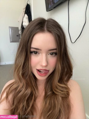 Aluraye [ aluraye-1 ] - Hahahahaha  I m feeling like a little tease today    Also  vacation