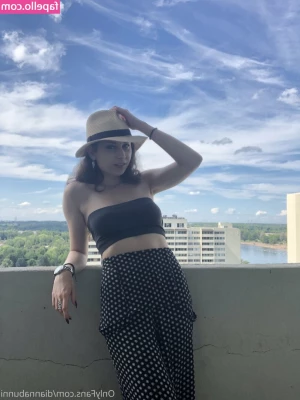 diannabunni - should I remove my hand now