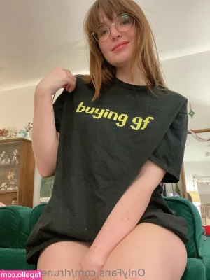 RLrunescapeGF [ rlrunescapegf-5 ] - They’re super sore after chest day :( could i have a massage?