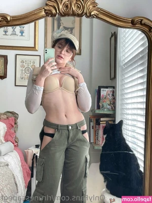 RLrunescapeGF [ rlrunescapegf-5 ] - POV   you walked in on me naked in the changing rooms and I decide to