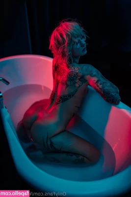 Kyrae_official [ kyrae-official ] - In costum roz transparent