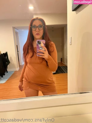 vedascott - @kailanikai-vids licks and sucks my nipple and toes to completion…