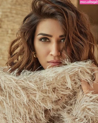 Kriti Sanon [ kriti-sanon ] - It s so real   Happy new year kub     thx for support me   