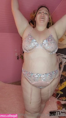 curvymonstergirlfree - Crawl here cucky! your treat is inside my pussy