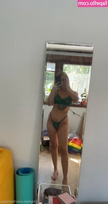 fabinexx - Wanna see the rest of this photo