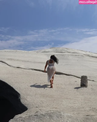 Erifili Sfakianakis [ erifili-sfakianakis ] - Weak For My Ass In Jeans - Fun ass worship clip :)