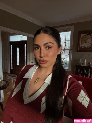 Erifili Sfakianakis [ erifili-sfakianakis ] - Happy humpday, I noticed lots of new subscribers today, make sure you