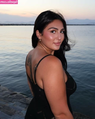 Erifili Sfakianakis [ erifili-sfakianakis ] - Yor Forger doesn't wear panties 🫢