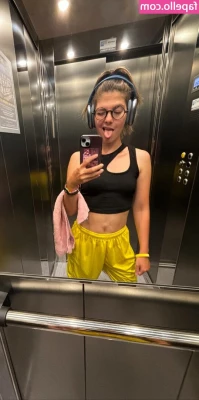 Sara Bell [ sara-bell ] - Hope you can appreciate my pinay college booty🥺 do you think