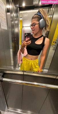 Sara Bell [ sara-bell ] - Ready player 1? 🍆💦
