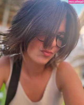 Sara Bell [ sara-bell ] - New content coming soon