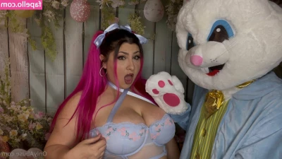 alexisabuse - I'm celebrating my birthday with my tits out! My trip has gone pretty