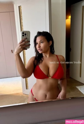 Steph Karl [ steph-karl ] - So one of my favorite fans bought a custom video requesting a