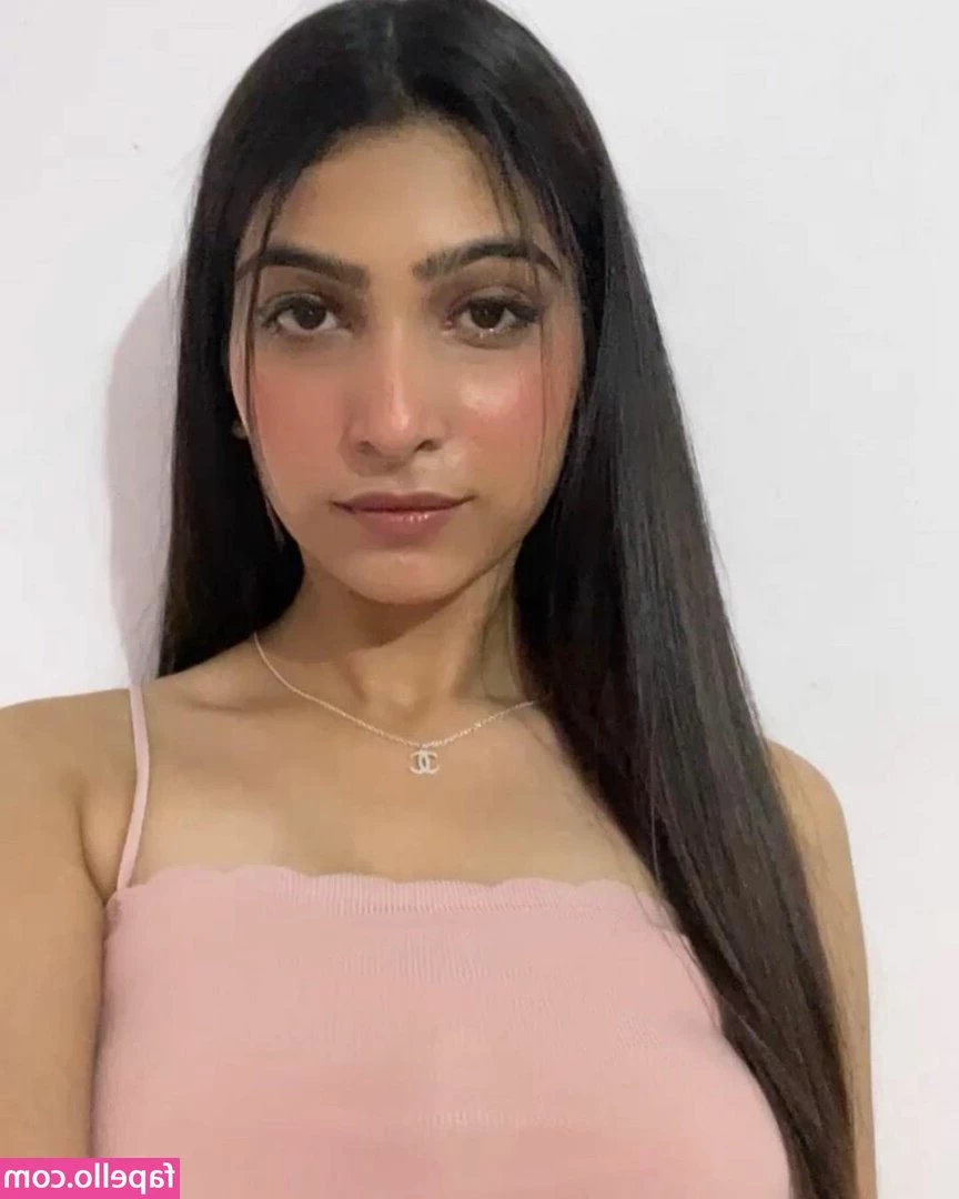 Shine Kaur [ shine-kaur ] - It’s Wednesday…. So I’ve gotta share my humps with y’all 😈