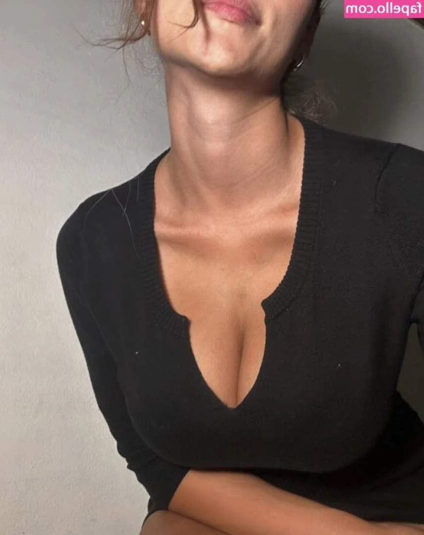 Lovelyvaleriax - POV: ur the mouse that lives under my couch