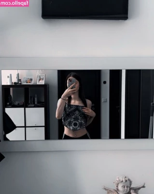 Lucy Müller [ lucy-mller ] - Is this what "nice" is like? 🤓🍑