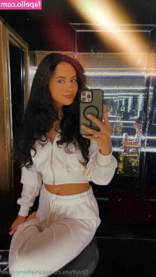 daniellenicollee - I love red. Do you? 🙈