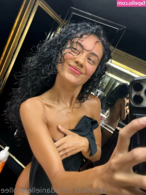 daniellenicollee - Hugs and kisses from me to you  Happy Valentines s