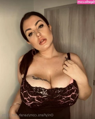 sarah_hot_tatto [ sarah-hot-tatto ] - I like shaking my thighsss