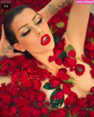 Vera Bambi [ vera-bambi-14 ] - Cheeky     See my next post for something a little extra