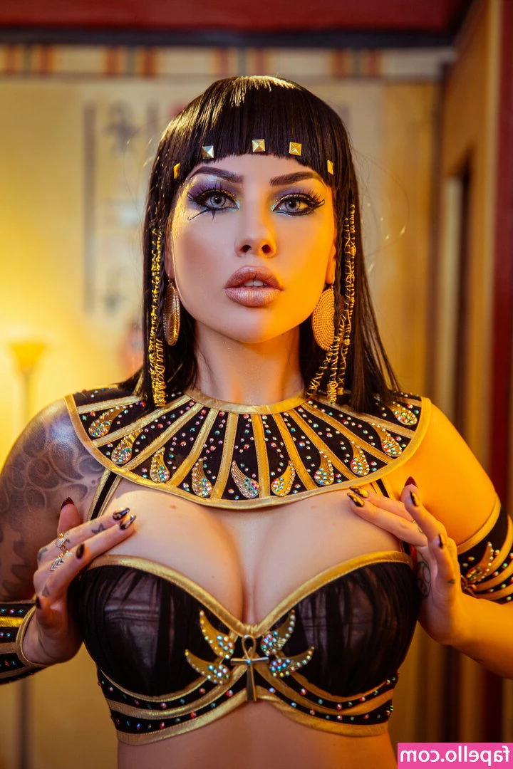Vera Bambi [ vera-bambi-14 ] - Good morning 😘 $3 to unlock this pic or subscribe to