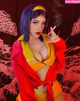 catlikemeow - Wanna sniff or rub them     Either way I know you are weak for them
