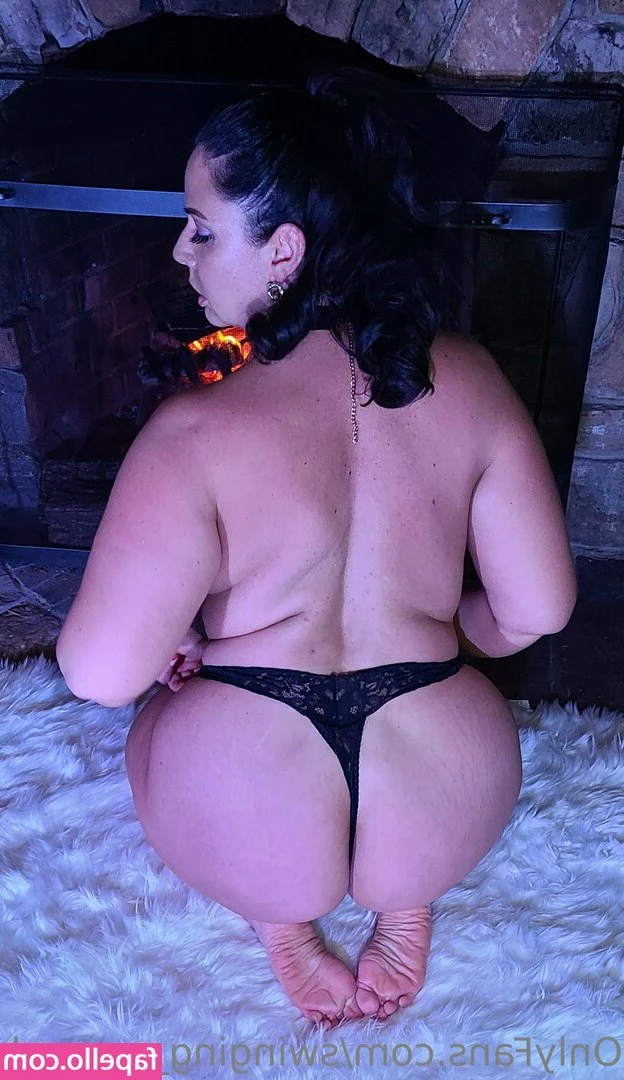swinging_sexgoddessfree [ swinging-sexgoddessfree ] - Let me know if you have any specific requests for a pic or a vid part 1