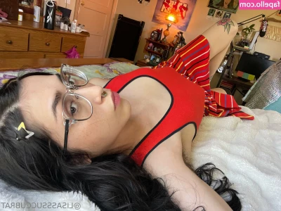 lisathesuccubrat [ lisathesuccubrat-2 ] - Message me , I want to know what really turns you on!