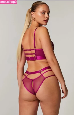 Wer ist das ? [ wer-ist-das ] - Do you want to pamper your queen  Come and show me your love