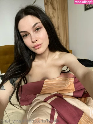 marry_land [ marry-land ] - I have a super sexy video I want to show you. DM me for more