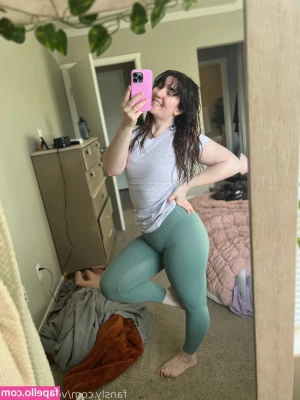 Verysmolhat [ verysmolhat-9 ] - ╰(▔∀▔)╯ will you touch my ass?