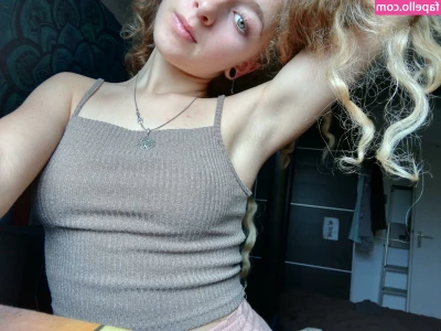 Maryjane Auryn [ maryjane-auryn ] - Blondes have more fun tho