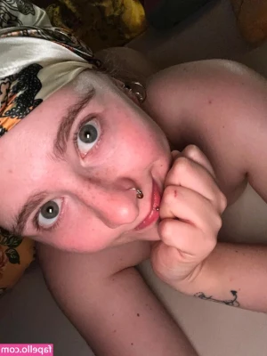 Maryjane Auryn [ maryjane-auryn ] - Shower fun