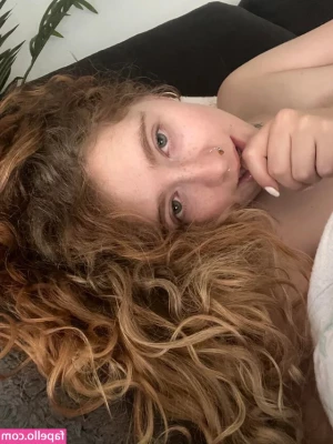 Maryjane Auryn [ maryjane-auryn ] - Can I give you a foot job