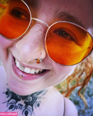 Maryjane Auryn [ maryjane-auryn ] - Cum on my boobs and neck please