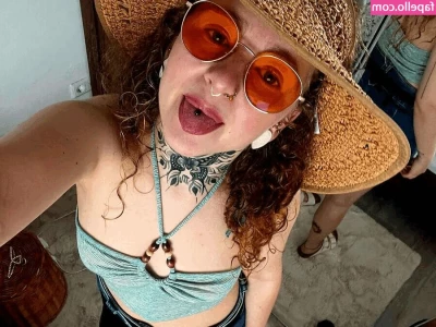 Maryjane Auryn [ maryjane-auryn ] - You ever just get squirted on so amazingly  It soaks your face you