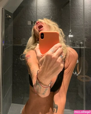 Ulrika Jonsson [ ulrika-jonsson ] - New lingerie day