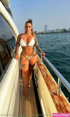 crueldomme - hi love  I m waiting for your message to have fun together    