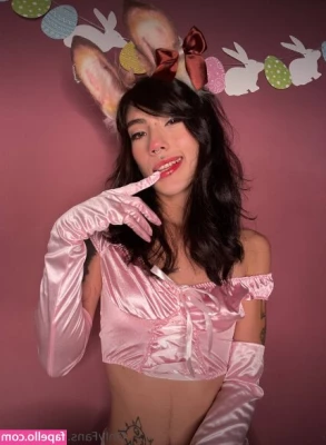 Y4meii - My first time using a rose toy and OH MY GOD  I thought it was gonna
