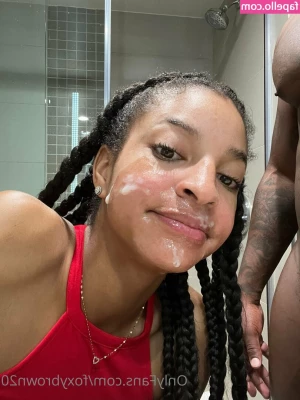 Foxybrown20 - Un bañito