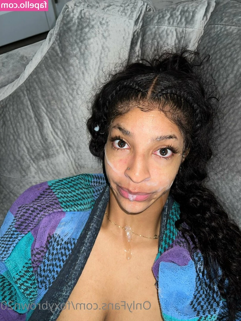 Foxybrown20 - Just hangin tonite!
